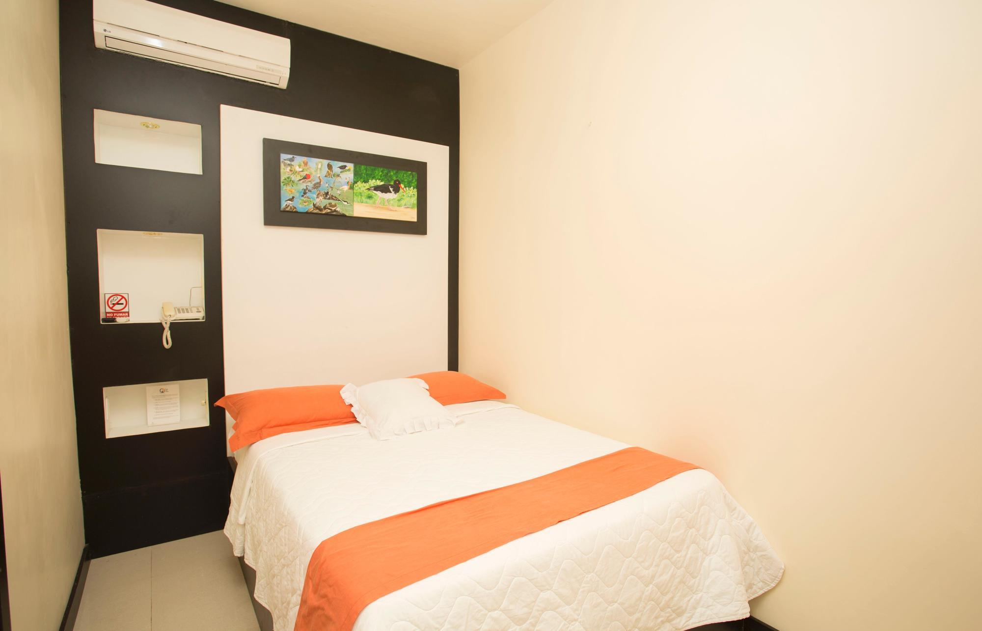 Hotel San Vicente Galapagos Puerto Villamil Exteriör bild