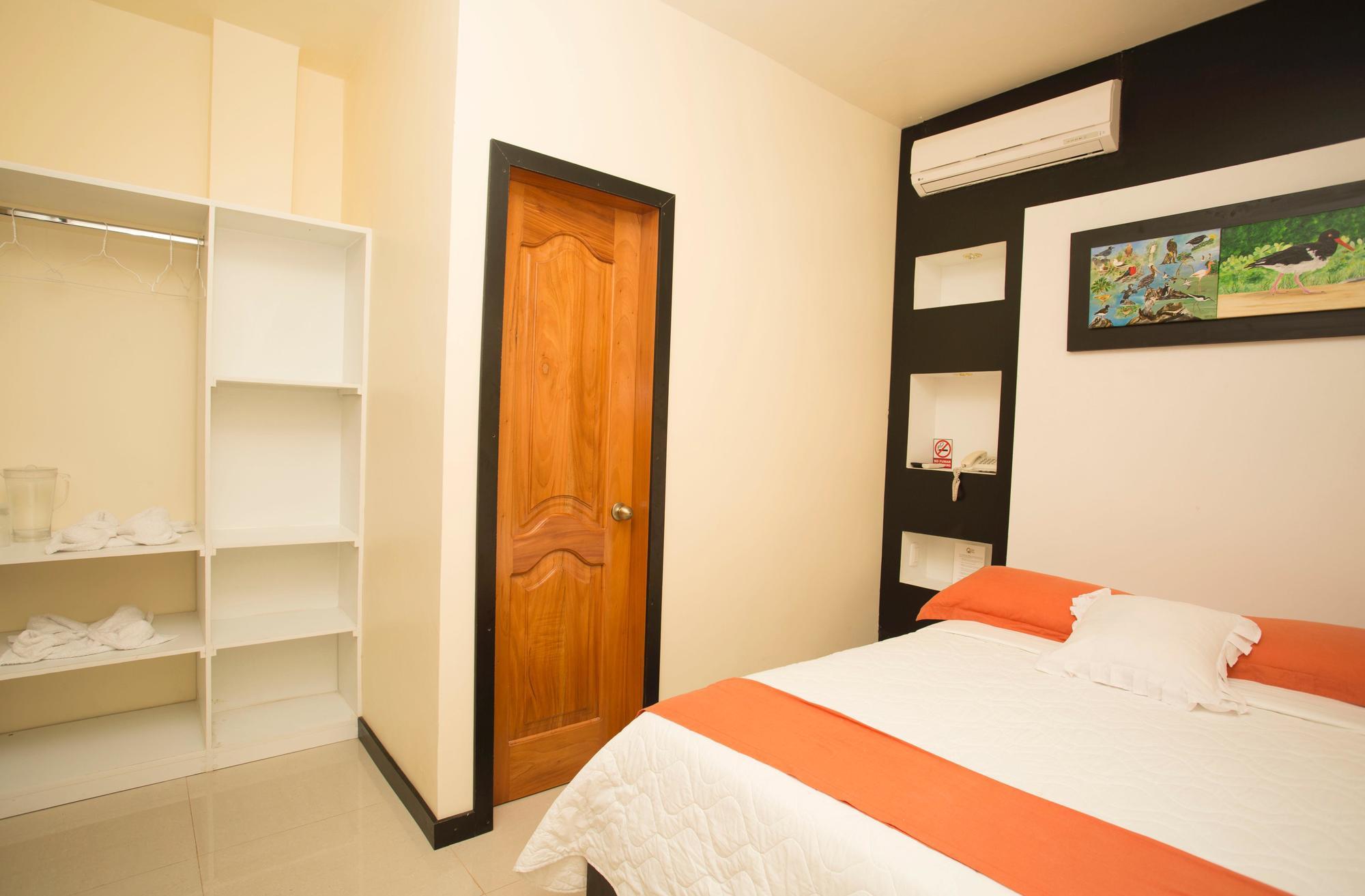 Hotel San Vicente Galapagos Puerto Villamil Exteriör bild
